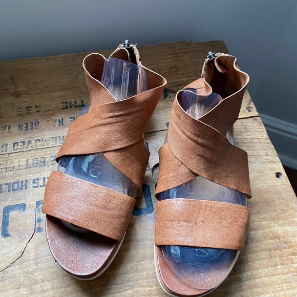 Eileen Fisher Sport Sneaker Sandal 8 Tan Leather - Picture 2 of 8